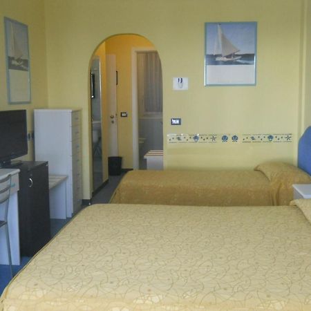 Hotel Solemare Albenga Buitenkant foto